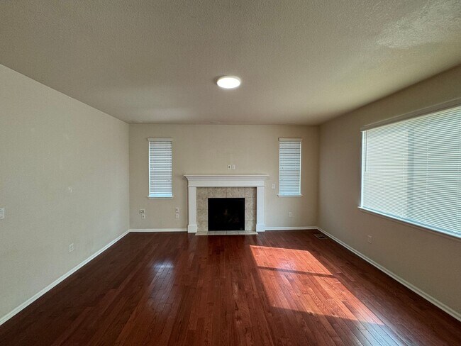 Photo - Well maintained Home with 4 bedrooms 3 bat...