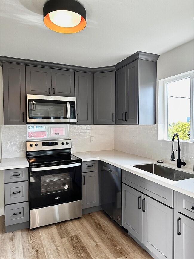 Photo - 9746 Phinney Ave N Unidad 1