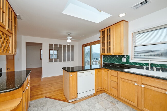 Photo - 6780 W Forest Preserve Dr