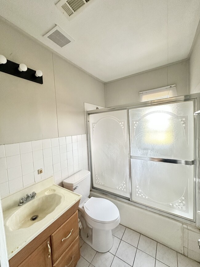 Photo - 249 Gloria Rd SW