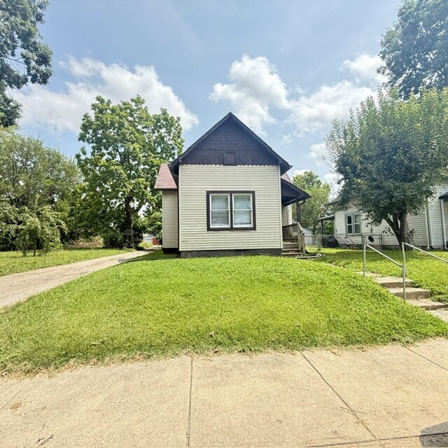 Building Photo - 2 Bedroom Eastside Home