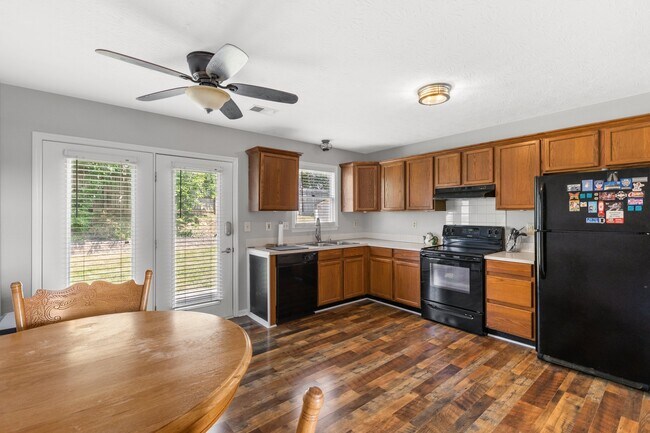 Photo - 1233 Aspen St