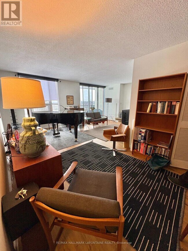 Photo - 2951 Riverside Dr. Unit 905