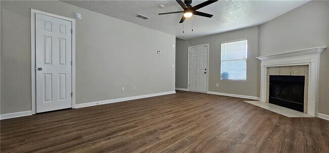 Photo - 155 Inverness Trce