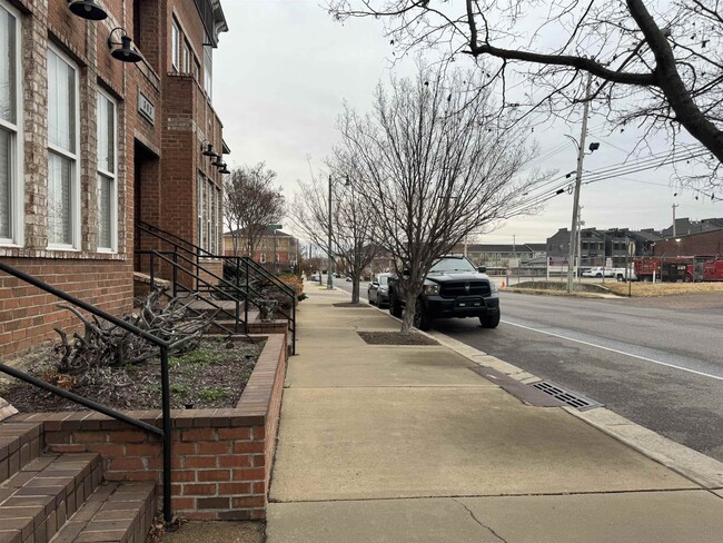Photo - 70 W Carolina Ave