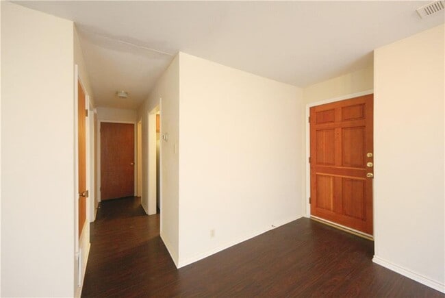 Photo - 1903 E 20th St Unit 204