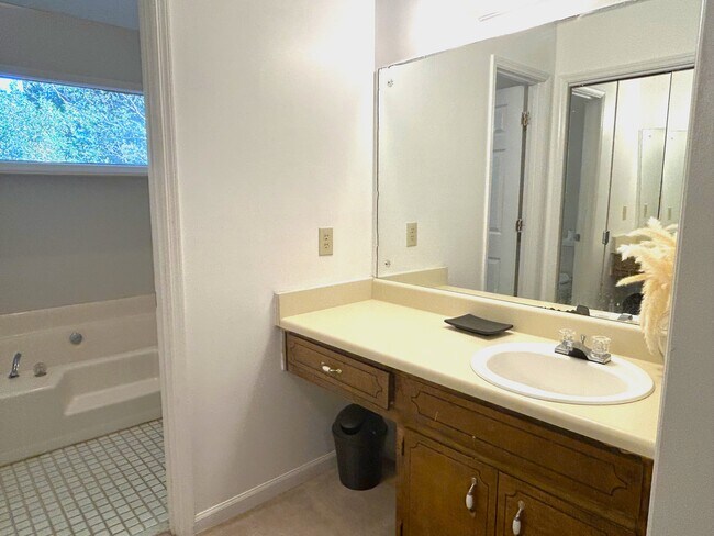 Photo - 903 Forest Pointe Way