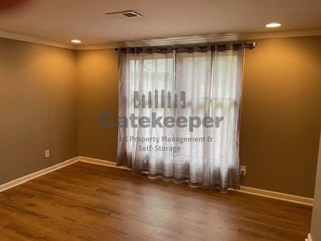 Photo - 102 Cypress Ct