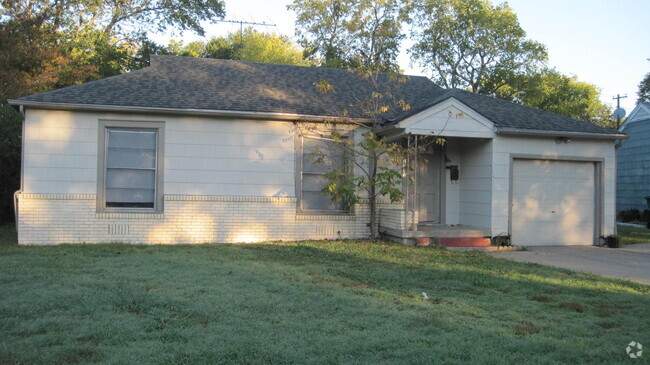 Building Photo - 1203 Pecan Ave Rental