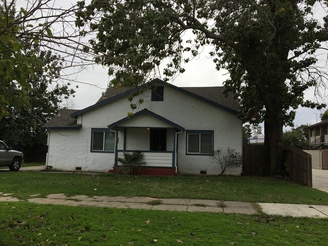 Building Photo - Room to Move with Style – 3-Bedroom Marysville Home