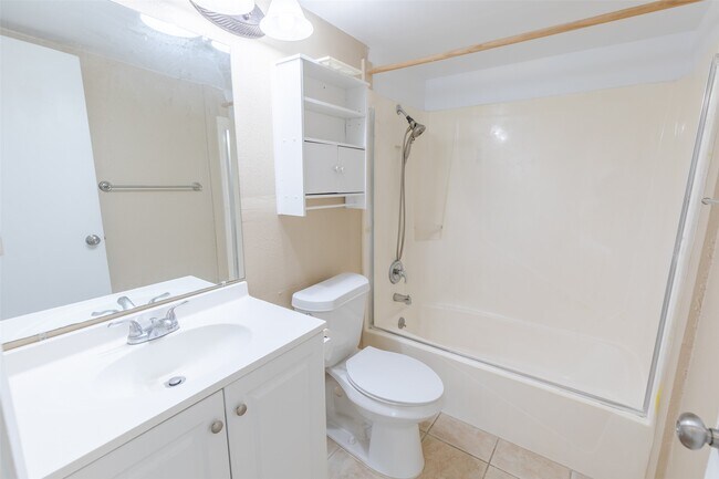 Photo - 15919 Golf Club Dr Unit 111