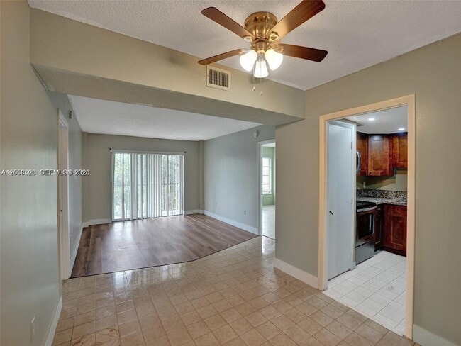 Photo - 4166 Inverrary Dr Unit 403