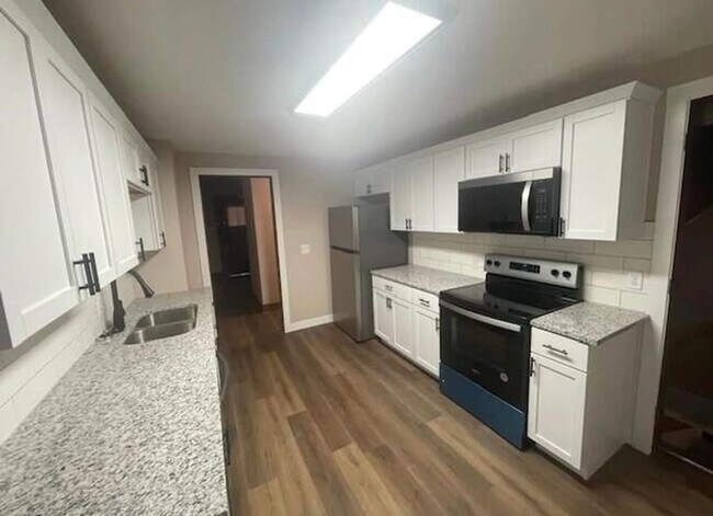 120 N 9th St Unidad EM Duplex - A