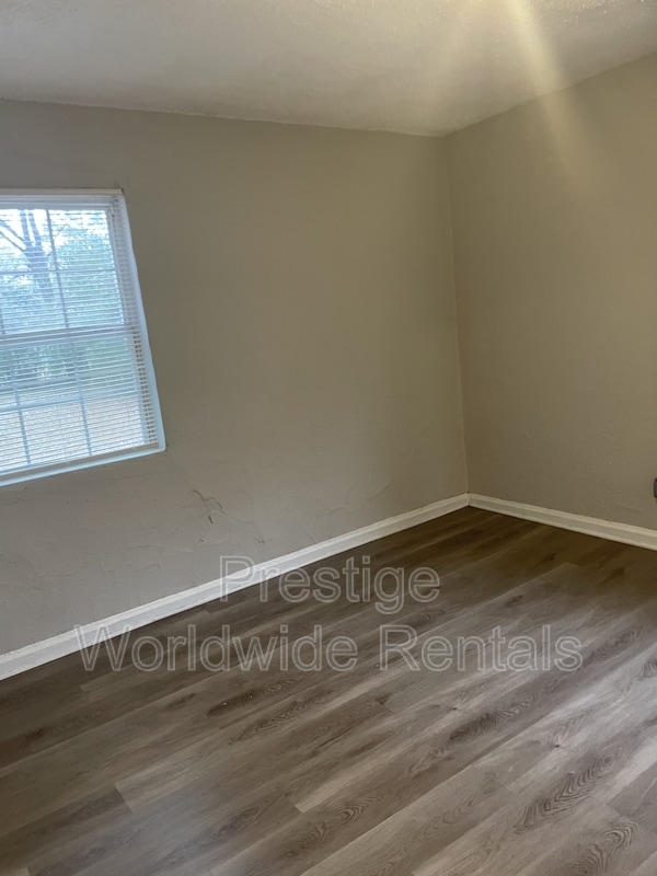 Photo - 1034 Brooks Rd