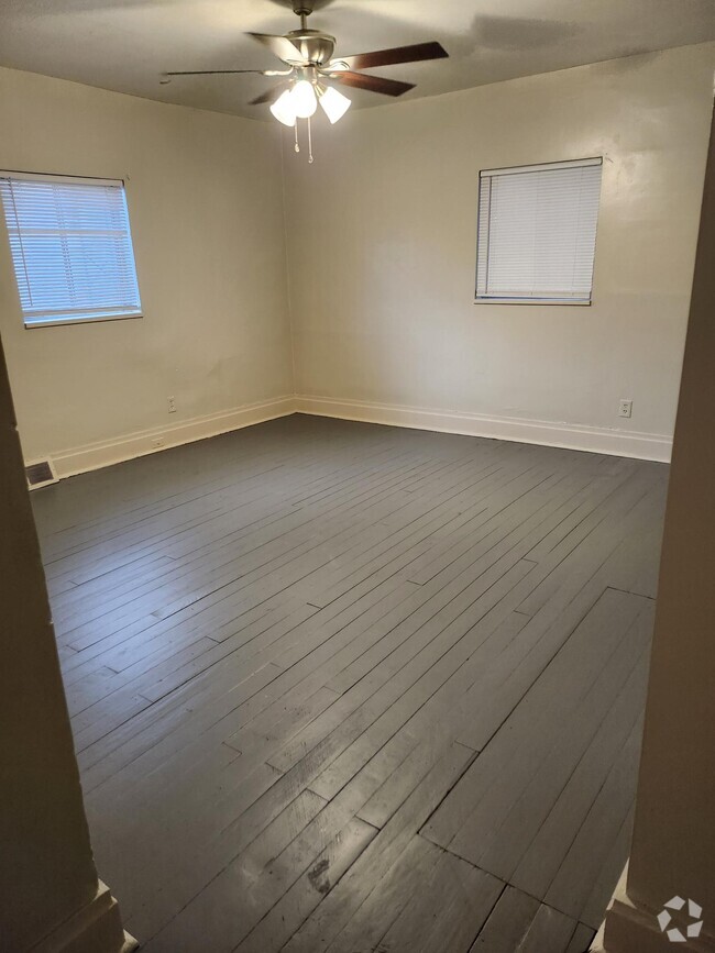 Building Photo - 522 Center Ave Rental
