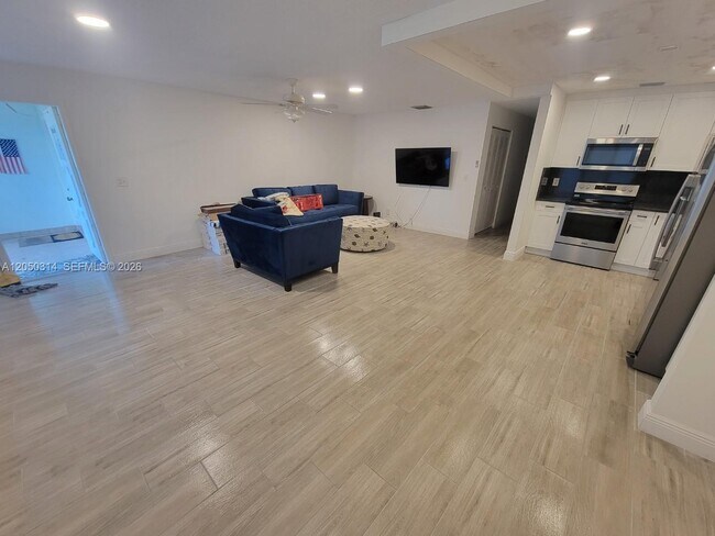 1009 NW 88th Ave Unit B87