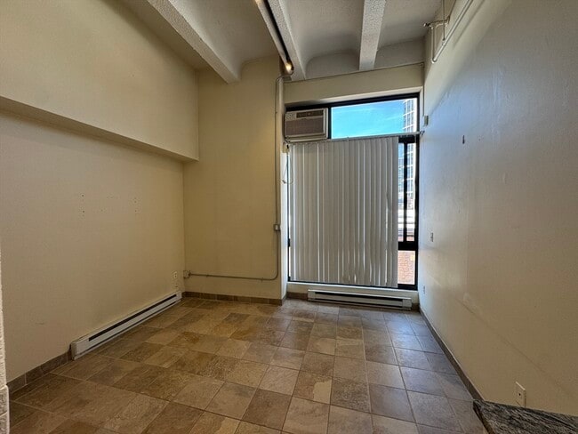 Photo - 12 Stoneholm St Unit 517