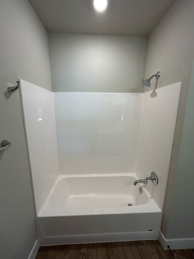 Photo - 2012 Winnebago St Unit 306