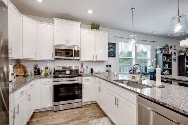 Photo - 6383 Whirlaway Rd