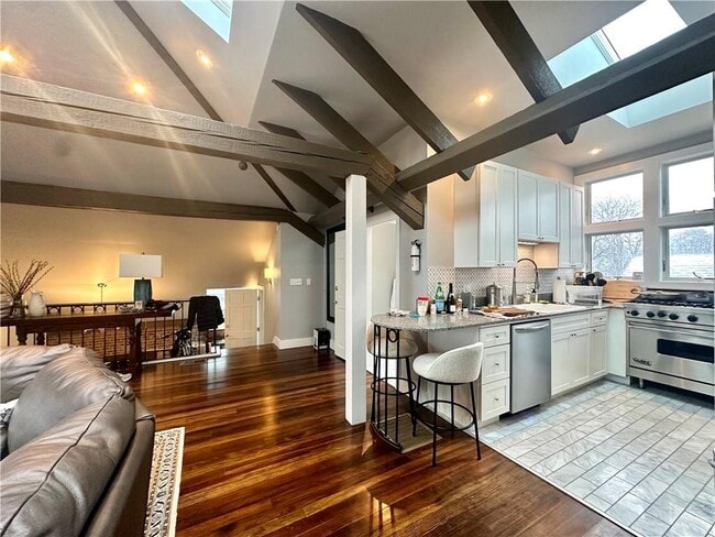 Photo - 10 Young St Unit 3