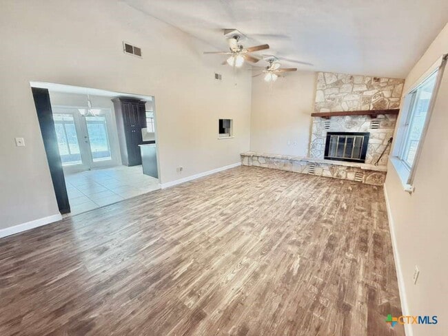 Photo - 103 Crestview Dr