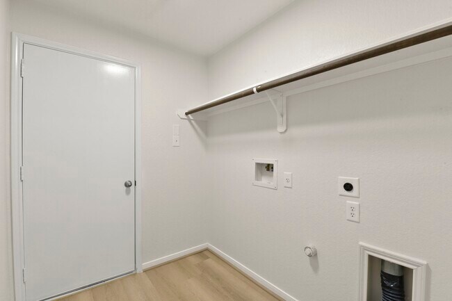 Photo - 7919 Buffalo View Ln