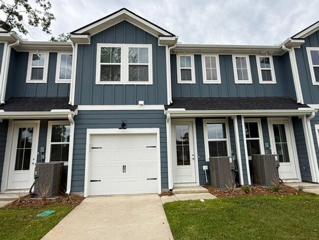 Photo - 3 Bedroom 2.5 Bathroom Townhouse in Windward Village - Summerville
