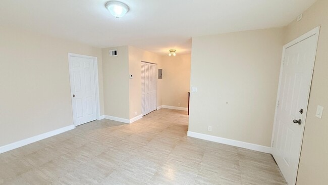 Photo - 607 NE 29th Dr Unit 23