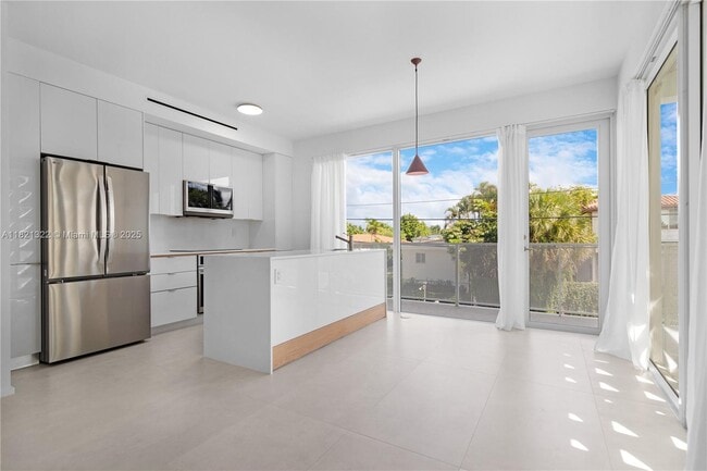 Photo - 4432 W Flagler St Unit UPPER