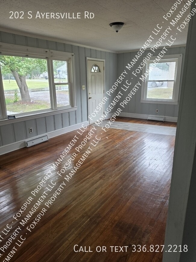 Photo - 202 S Ayersville Rd