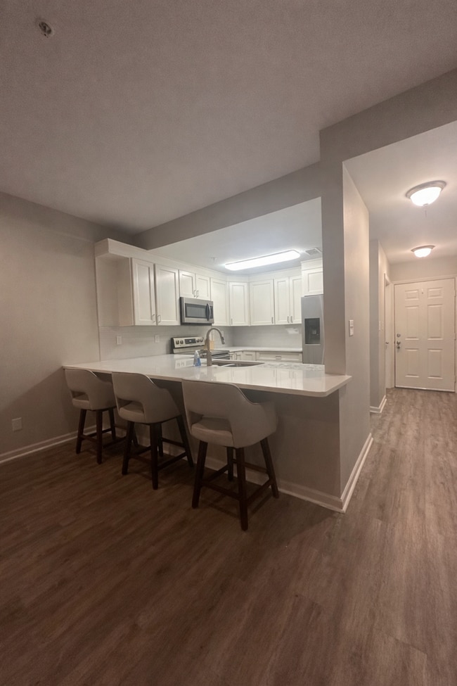 Photo - MOVE IN PROMO!!! ONE MONTH FREE --- Beautiful Condo walking distance to Grand Boulevard!