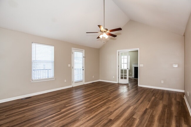 Photo - 3836 Bullard St