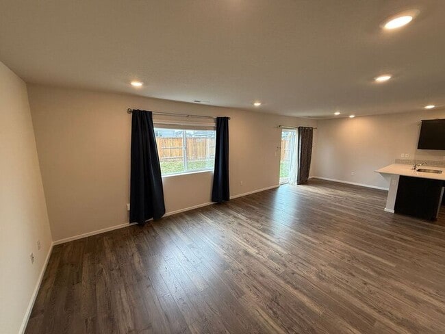 Photo - 4816 Apollo Ave