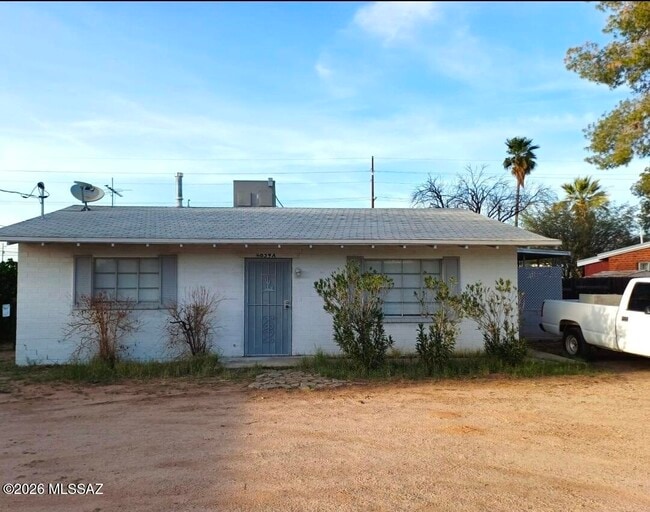 Building Photo - 4039 E North St