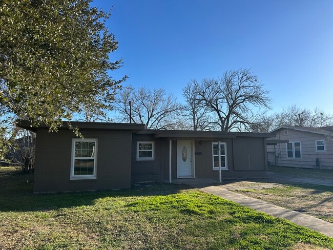 Photo - 1709 Navidad St