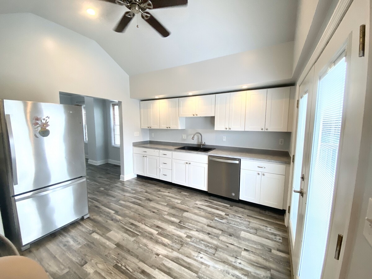 Photo - 1137 Vine St