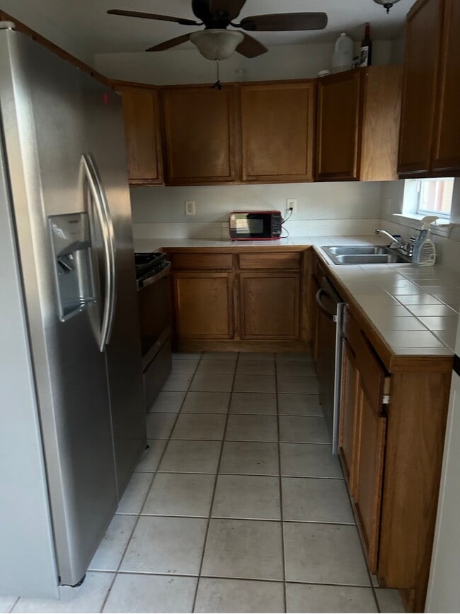 Full kitchen