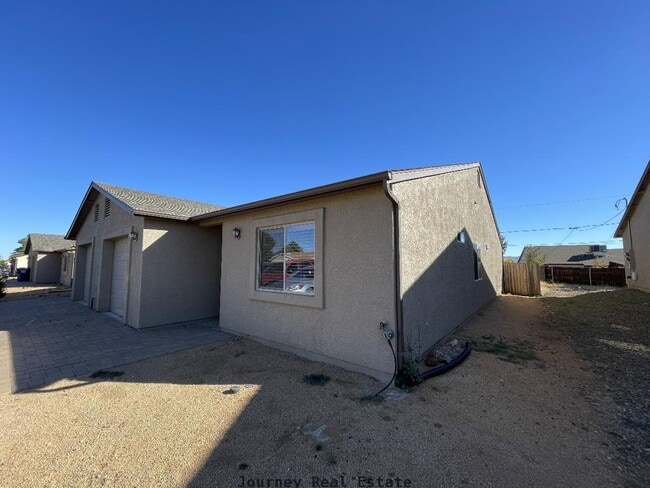 Building Photo - 4469 N Miner Rd Unit 2