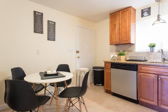 Photo - 17 Oxford Cir Unit 17