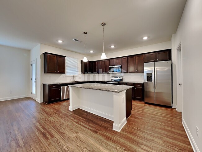 Photo - 317 Bourne St