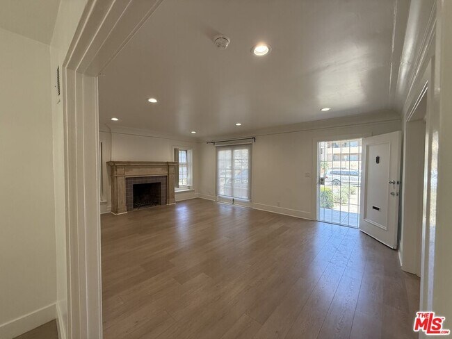 830 S Norton Ave