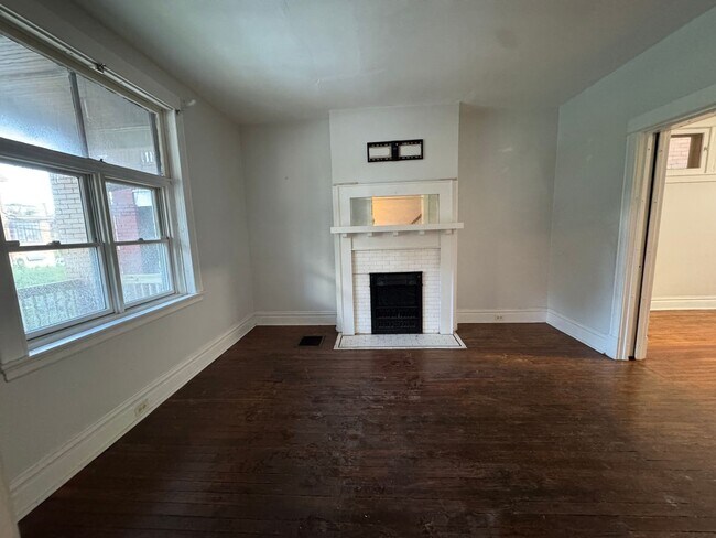 Photo - Pittsburgh, Mt. Washingtom Neighborhood- 3 Bedroom 1 Bath House, Yard