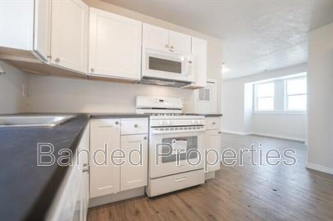 Building Photo - 376 W 700 N Unit A