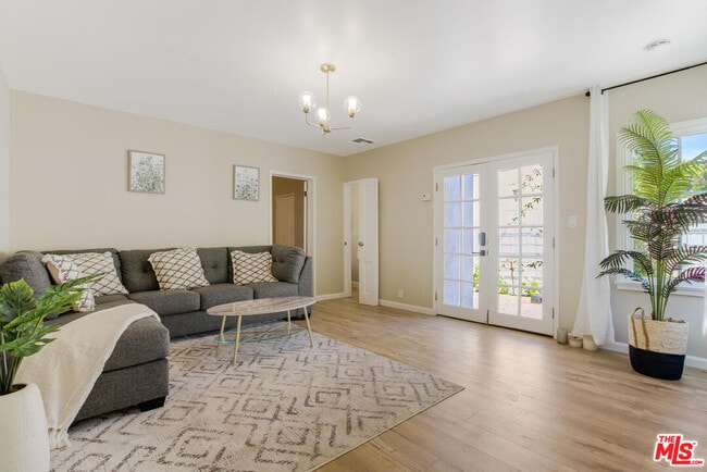 Photo - 416 1/2 Norwich Dr