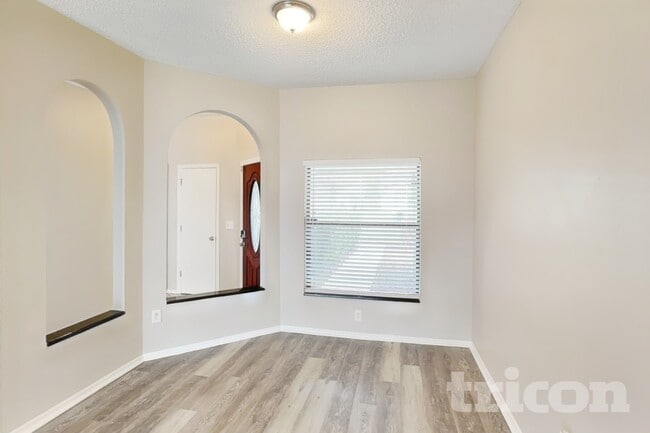 Photo - 787 Tomlinson Terrace
