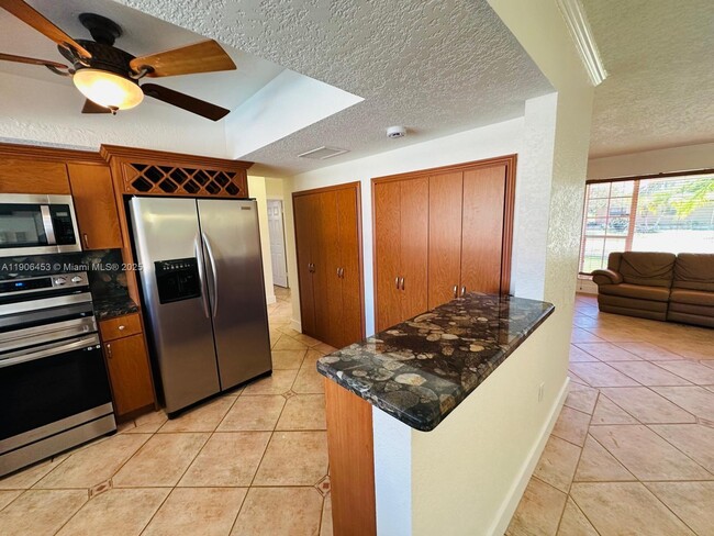 Photo - 515 NW 202nd Ter