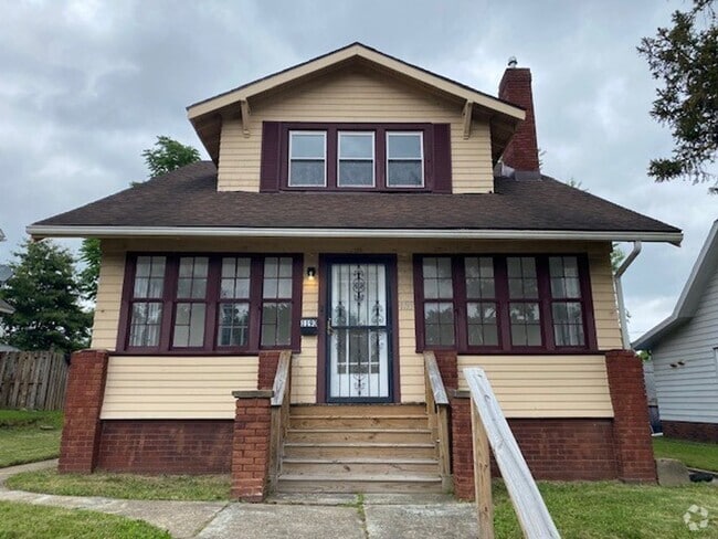 Building Photo - 1193 N Main St Rental