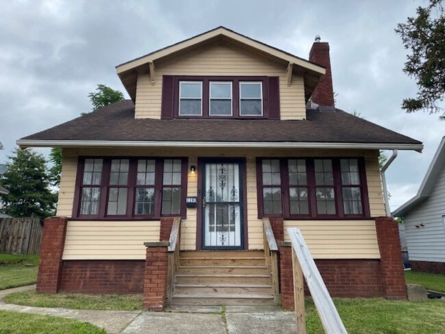 Building Photo - 1193 N Main St Rental