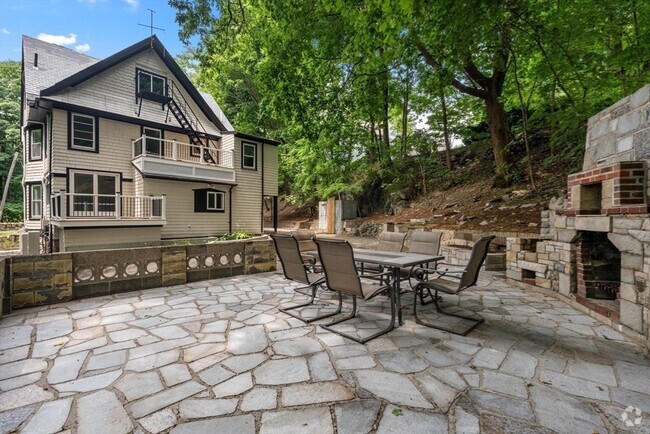 Building Photo - 128 Academy Hill Rd Rental