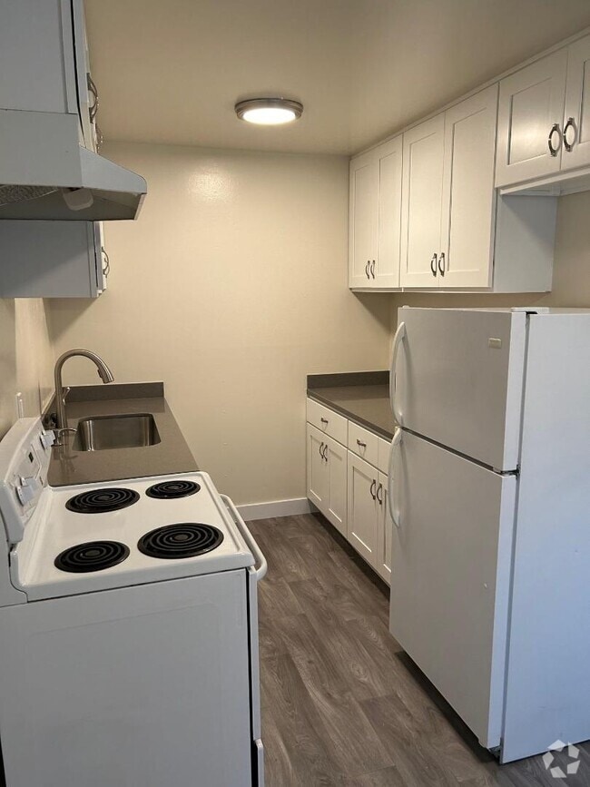 Building Photo - 133 Walti St Rental